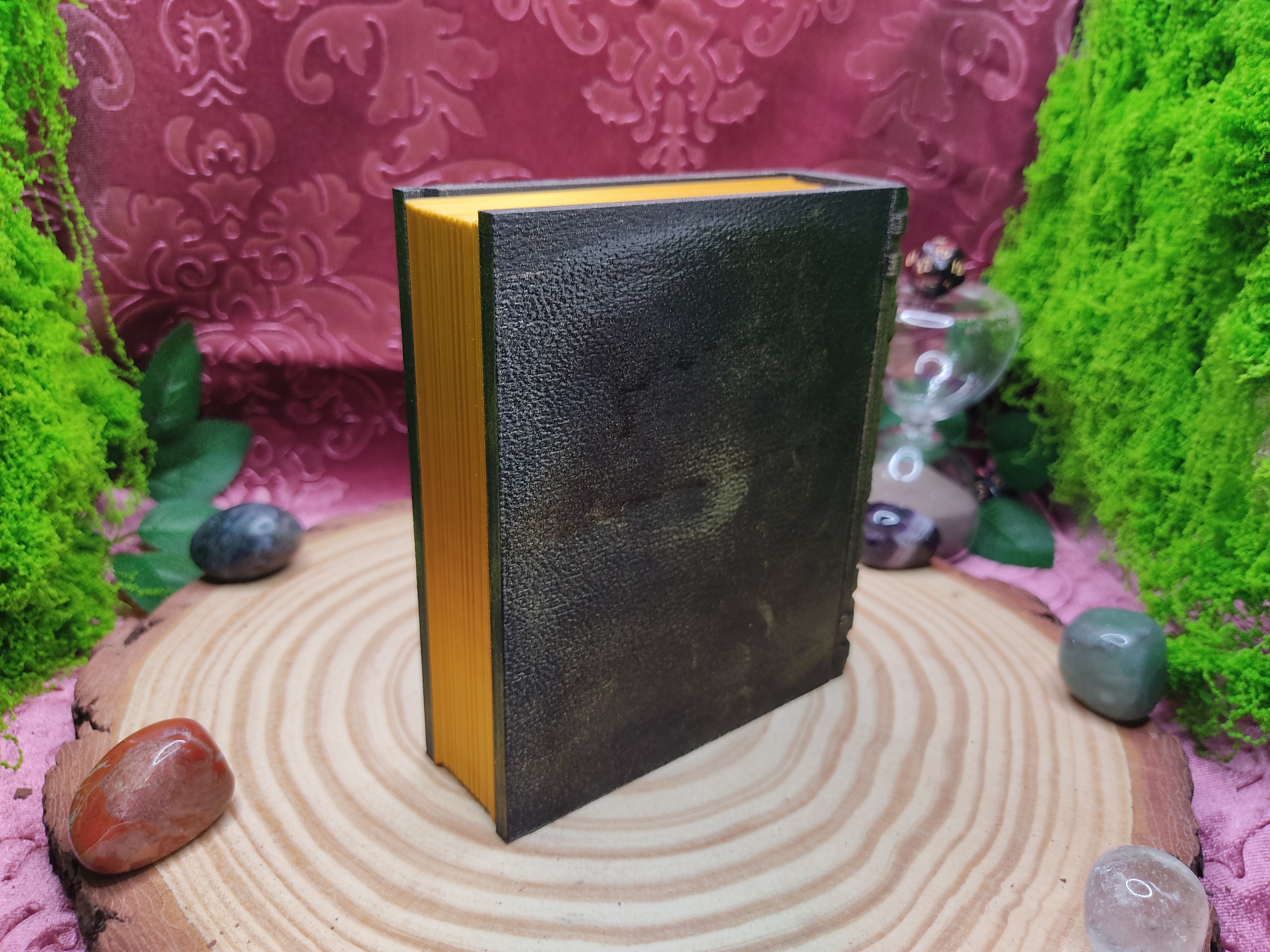La Vara del Busgosu — Caja secreta con forma de libro antiguo