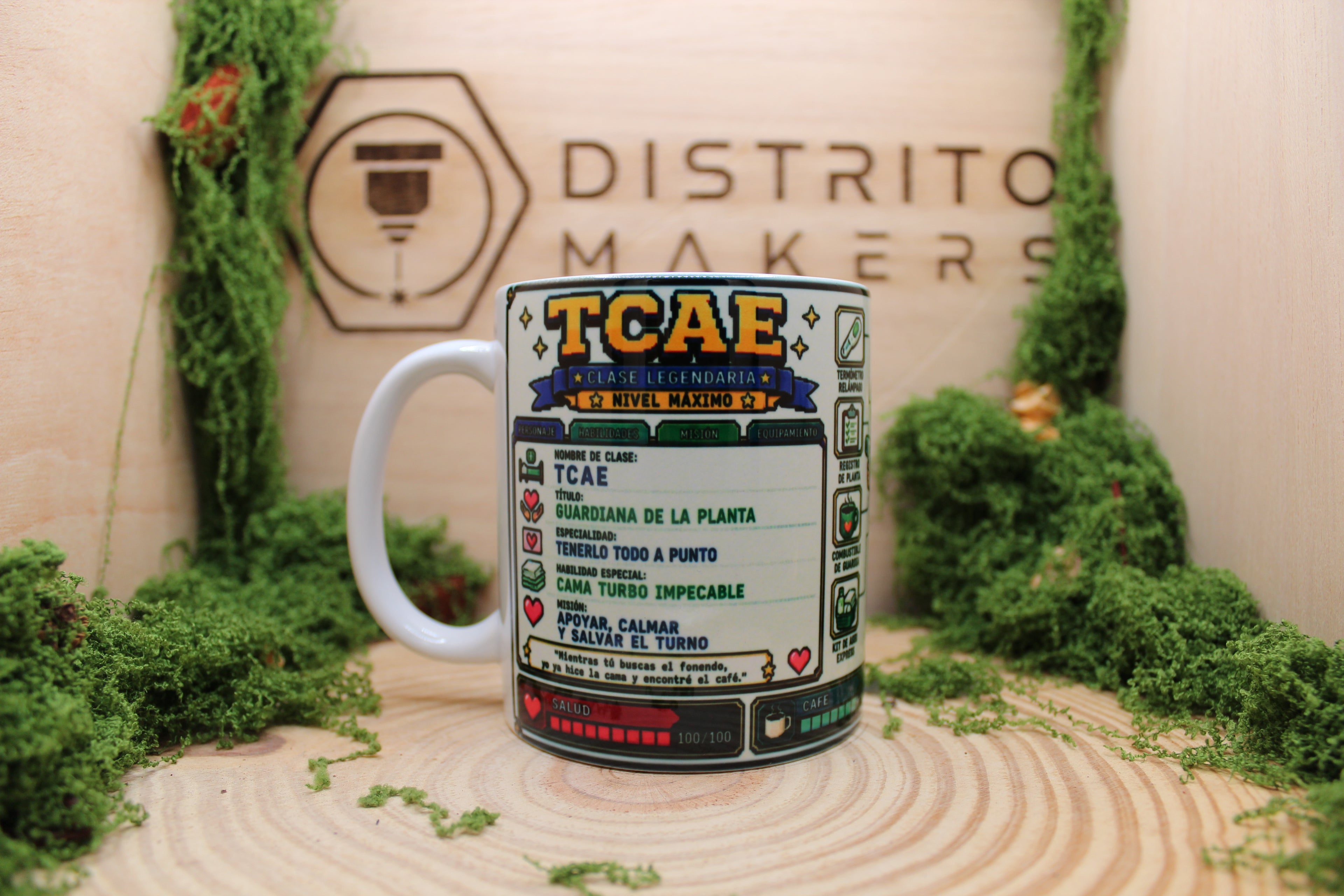 Taza TCAE Pixel Art – Clase Legendaria