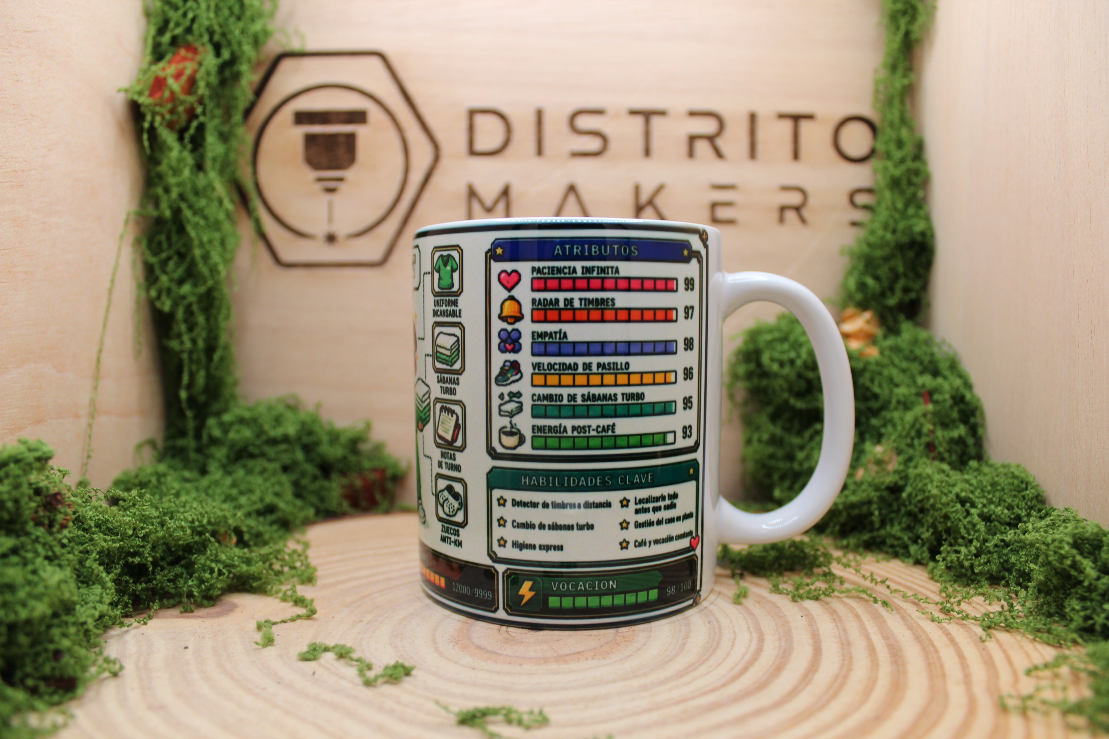 Taza TCAE Pixel Art – Clase Legendaria